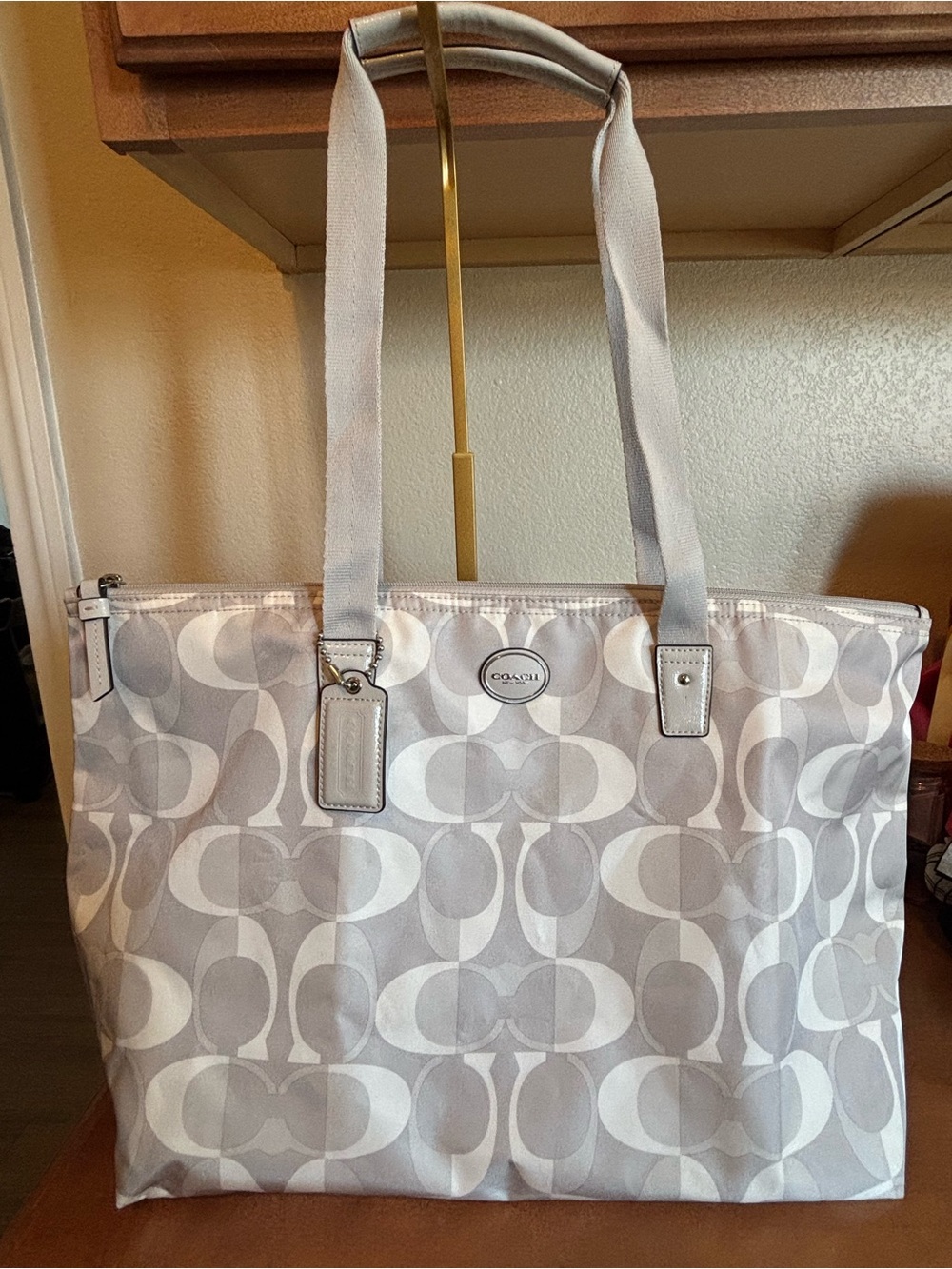 Vintage Coach Gray and White Signature Tote with hang tag 🏷️ NWOT